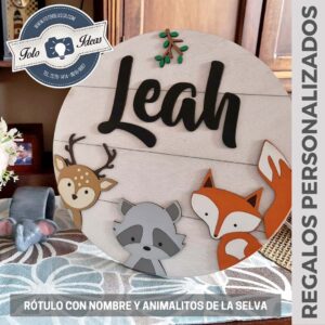 Rótulo redondo con nombre y animalitos de la selva